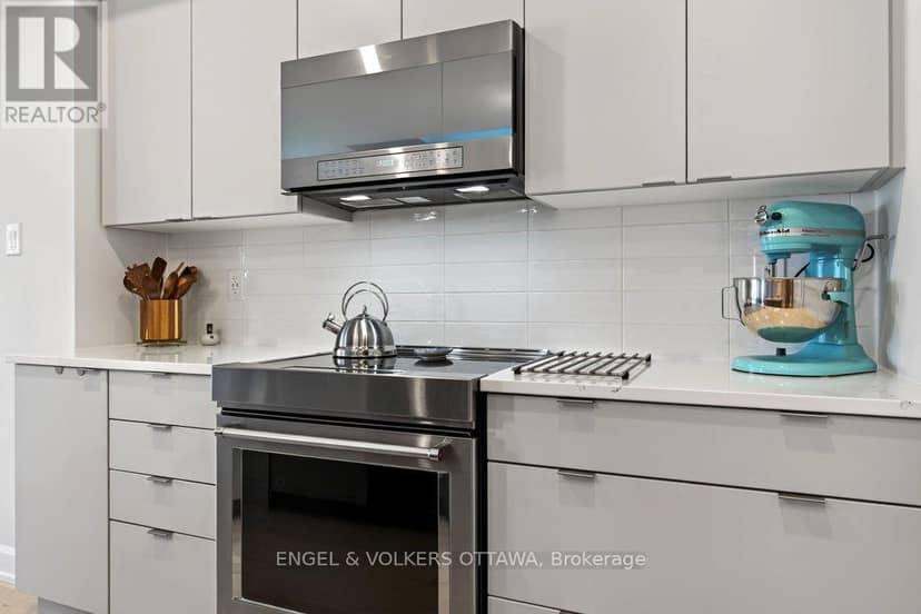 413 Premiere Lane — photo 9 of 40