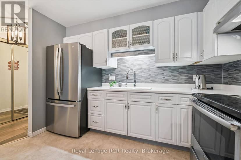 205 - 440 Durham Street W, Wellington North, photo 4