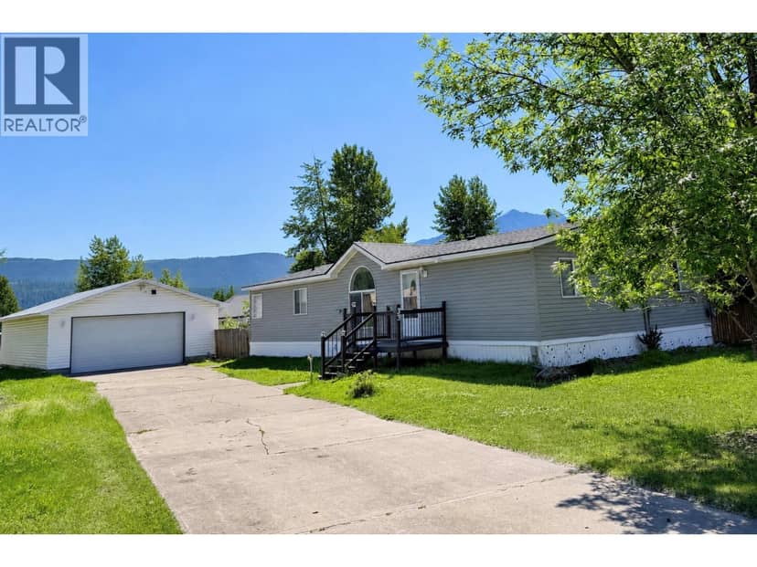 33 Dawson Crescent, Elkford