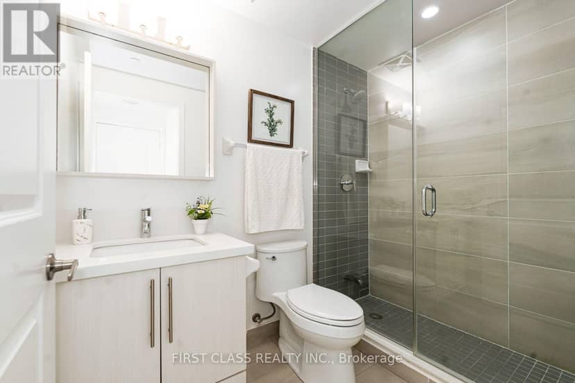 605 - 4699 Glen Erin Drive — photo 16 of 36