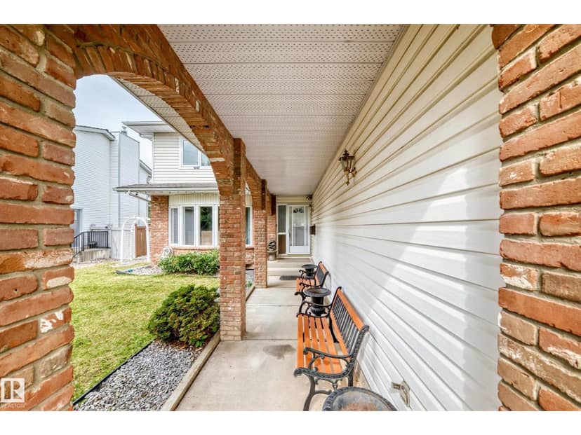 706 Burley Dr NW, Edmonton, photo 3