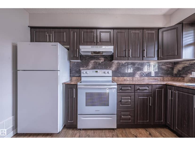 5207 103 AV NW — photo 17 of 40