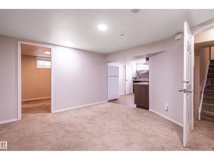 5207 103 AV NW — photo 36 of 40