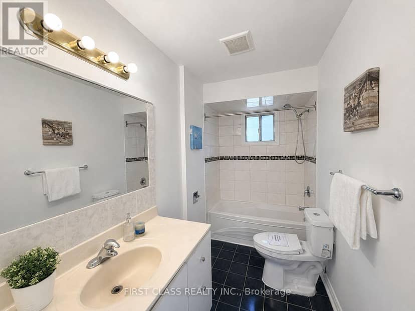 200 McNicoll Avenue — photo 16 of 31