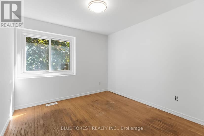 59 Scotchpine Crescent — photo 17 of 31