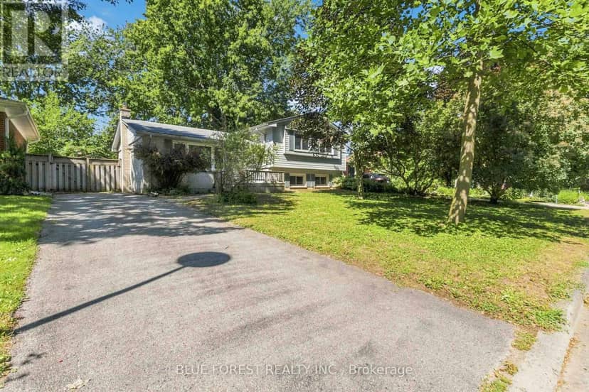 59 Scotchpine Crescent — photo 2 of 31