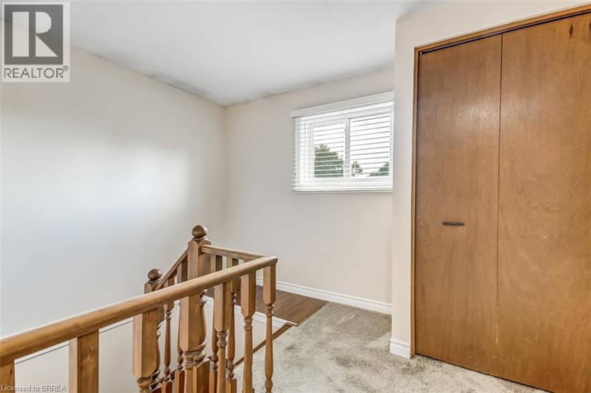 207 DUNSDON Street — photo 11 of 25