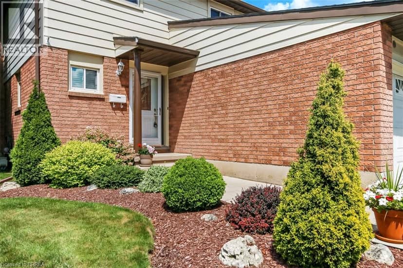 207 DUNSDON Street, Brantford, photo 3