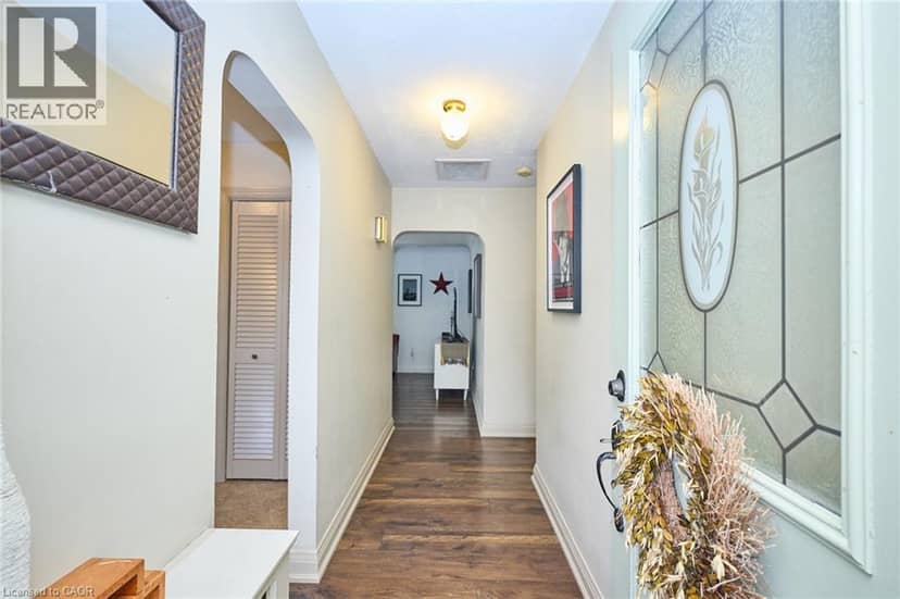 123 FAIRVIEW Avenue W — photo 7 of 40