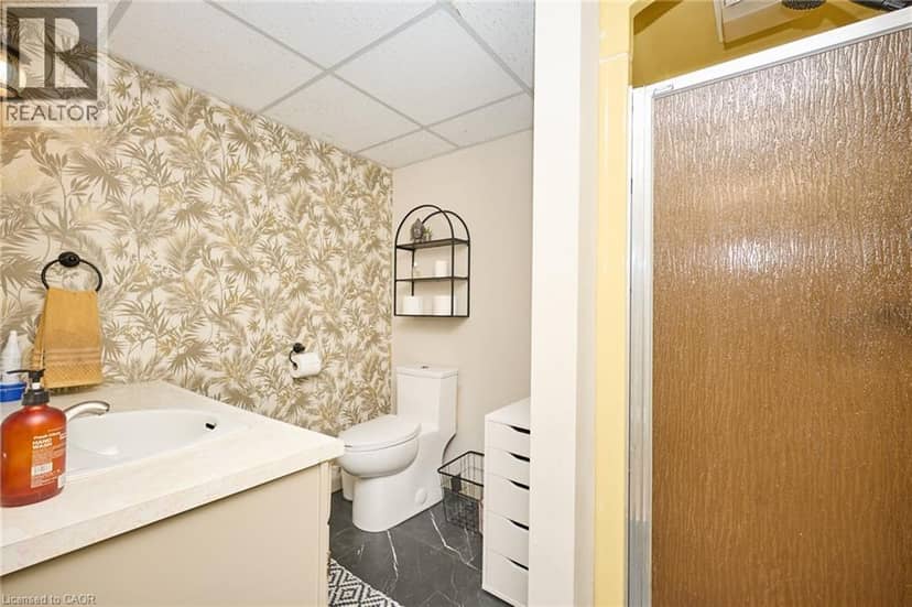 123 FAIRVIEW Avenue W — photo 32 of 40