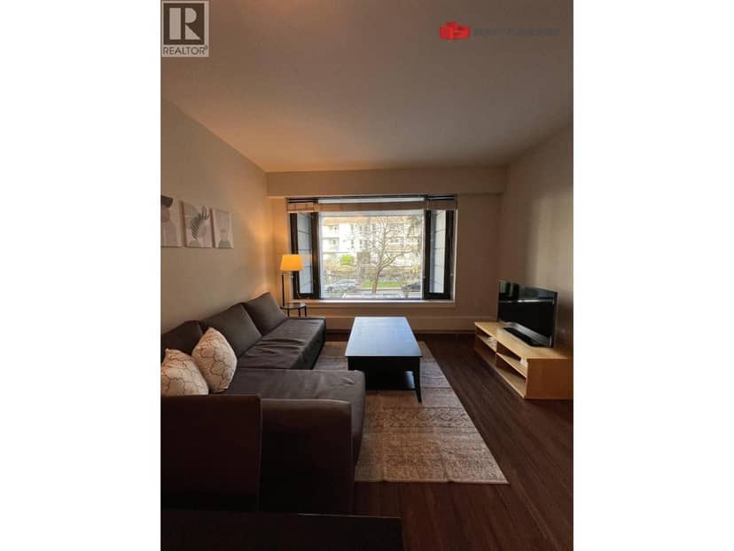 211 215 W 1ST STREET, Vancouver, photo 2