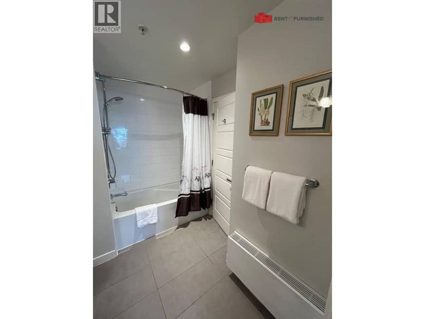211 215 W 1ST STREET, Vancouver, photo 4