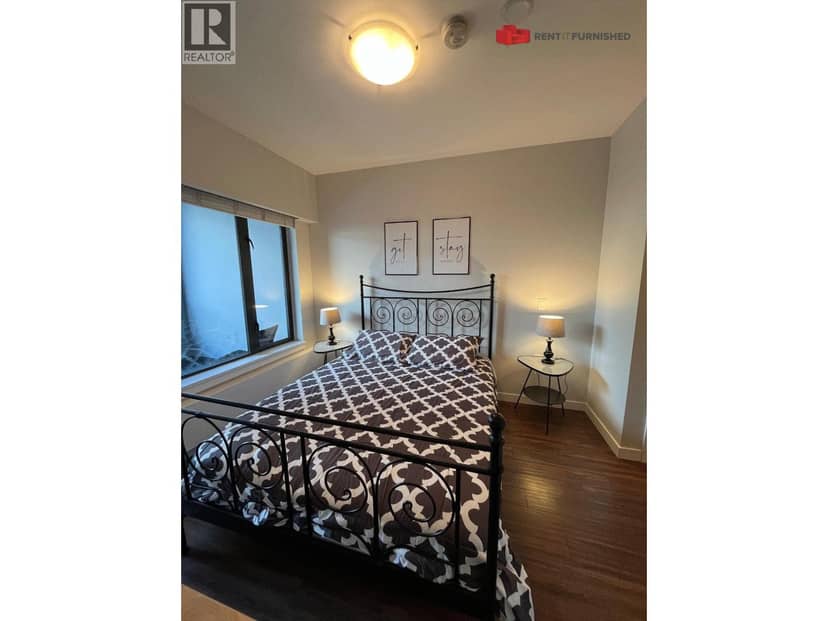 211 215 W 1ST STREET, Vancouver, photo 5