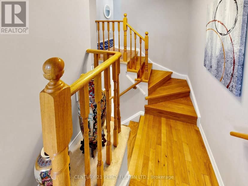 2052 Blue Ridge Crescent — photo 18 of 40