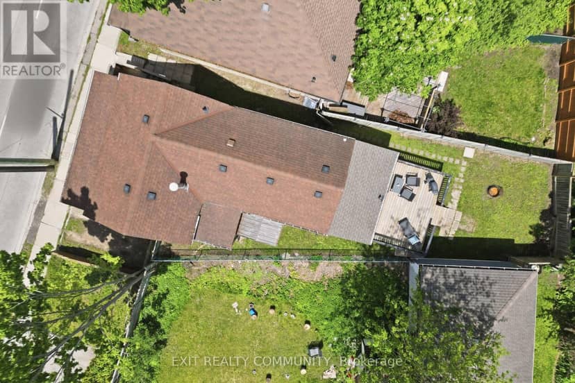 20 Wharncliffe Road S — photo 11 of 40