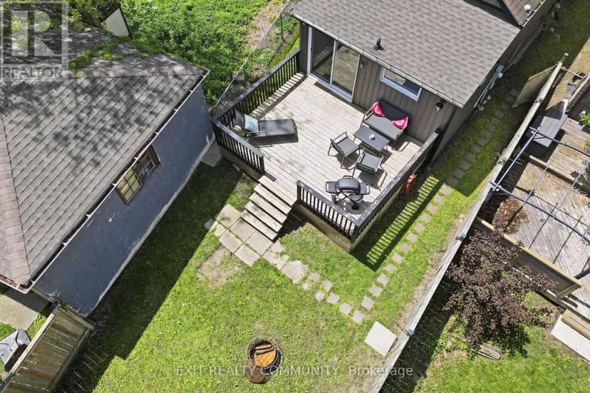 20 Wharncliffe Road S — photo 12 of 40