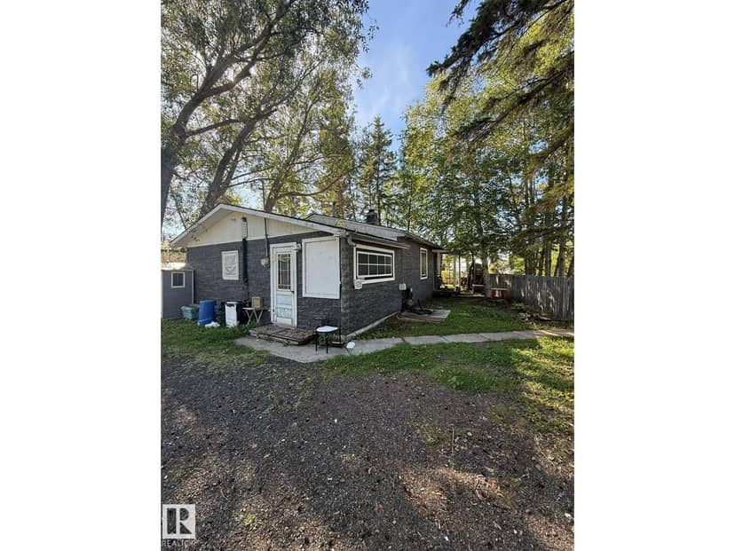 4203 50 AV, Rural Lac Ste. Anne County