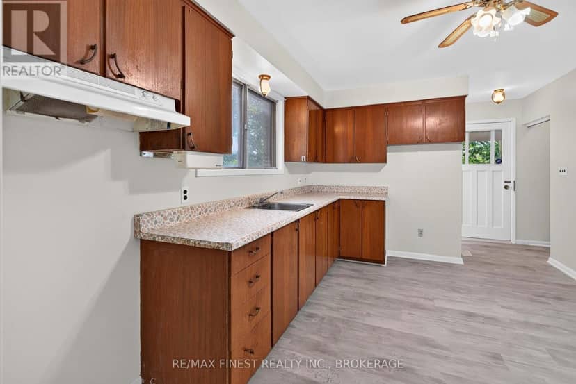 92 Cliff Crescent — photo 14 of 37