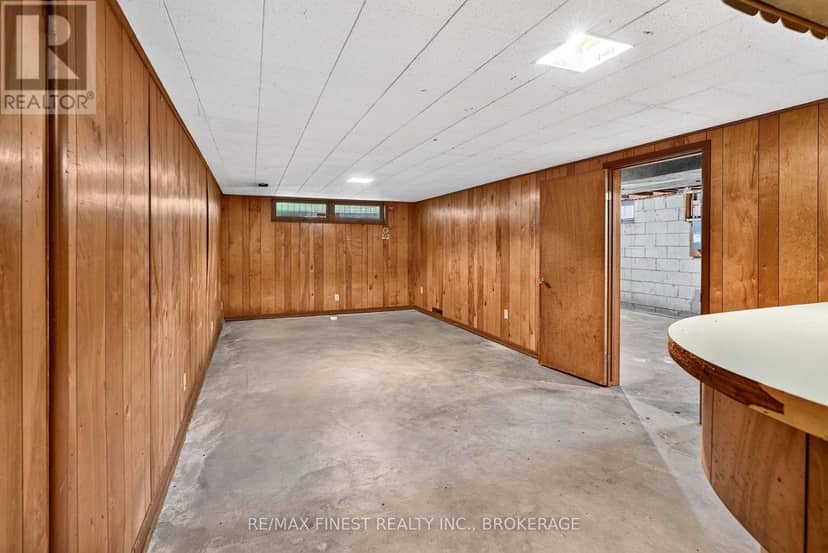 92 Cliff Crescent — photo 31 of 37