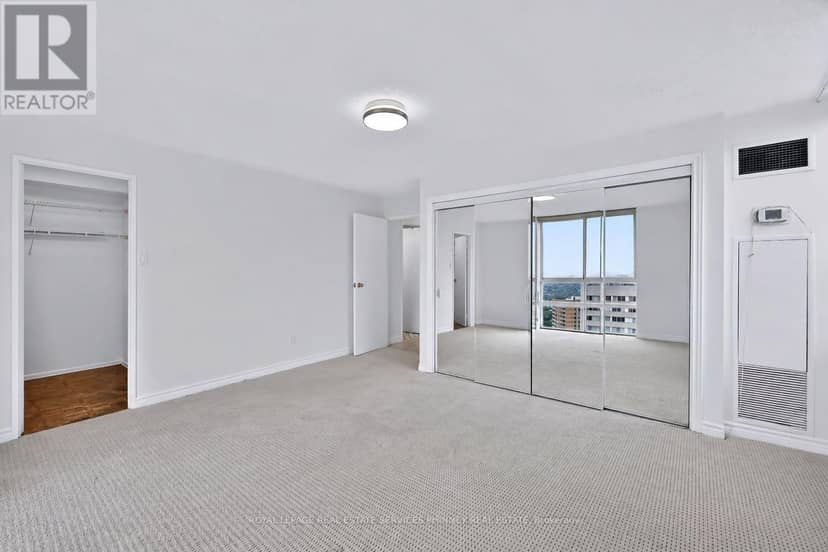 2801 - 3650 Kaneff Crescent — photo 17 of 40