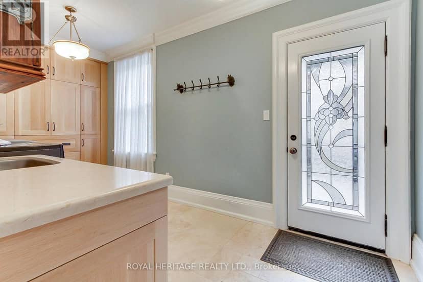 49 John Street E — photo 23 of 40
