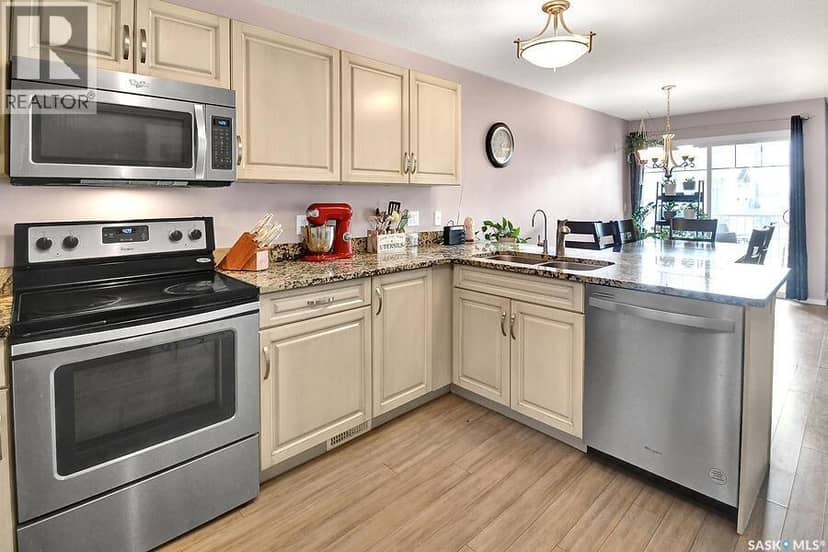 202 100 Chaparral BOULEVARD — photo 11 of 25