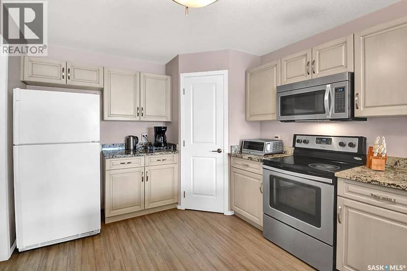 202 100 Chaparral BOULEVARD — photo 12 of 25