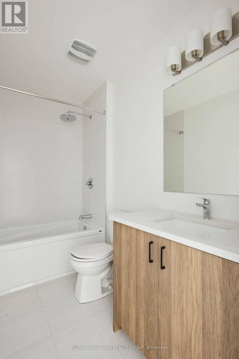 547 Roundhouse Crescent — photo 13 of 20