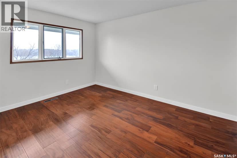 2113 Spadina CRESCENT E — photo 17 of 40
