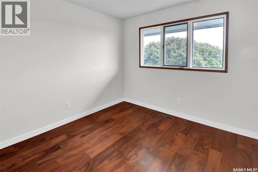 2113 Spadina CRESCENT E — photo 18 of 40