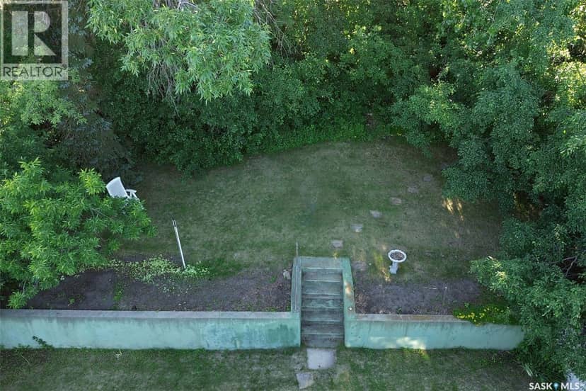 2113 Spadina CRESCENT E — photo 33 of 40