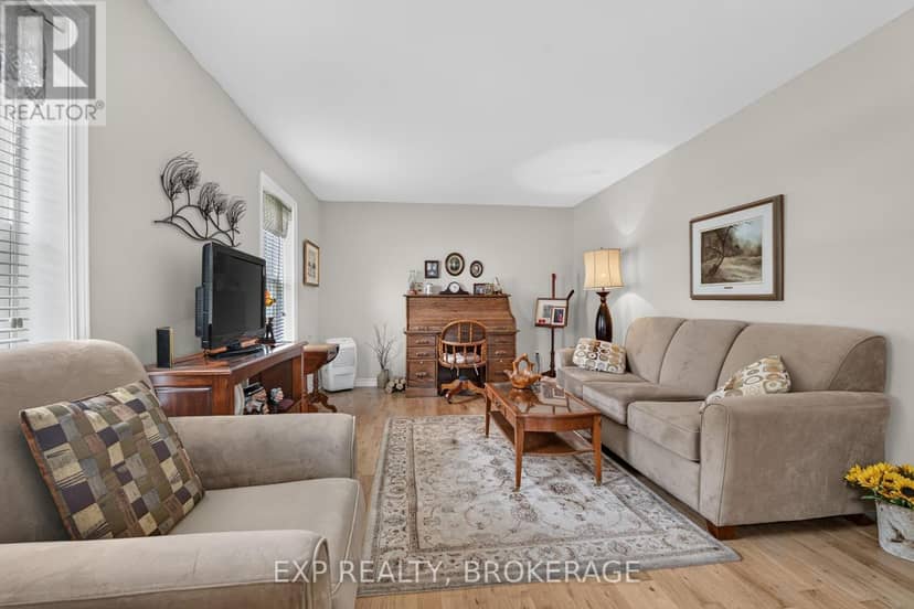 295 Victoria Avenue — photo 13 of 39