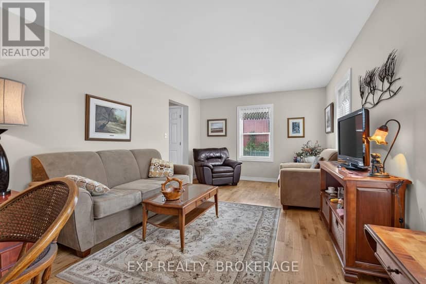 295 Victoria Avenue — photo 14 of 39