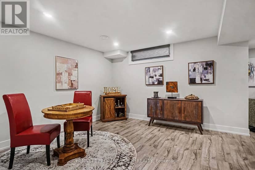 21 Summerwind Crescent — photo 20 of 27