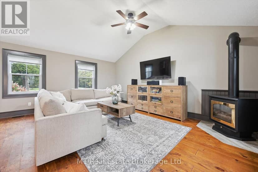 69 Katherine Street S — photo 14 of 40