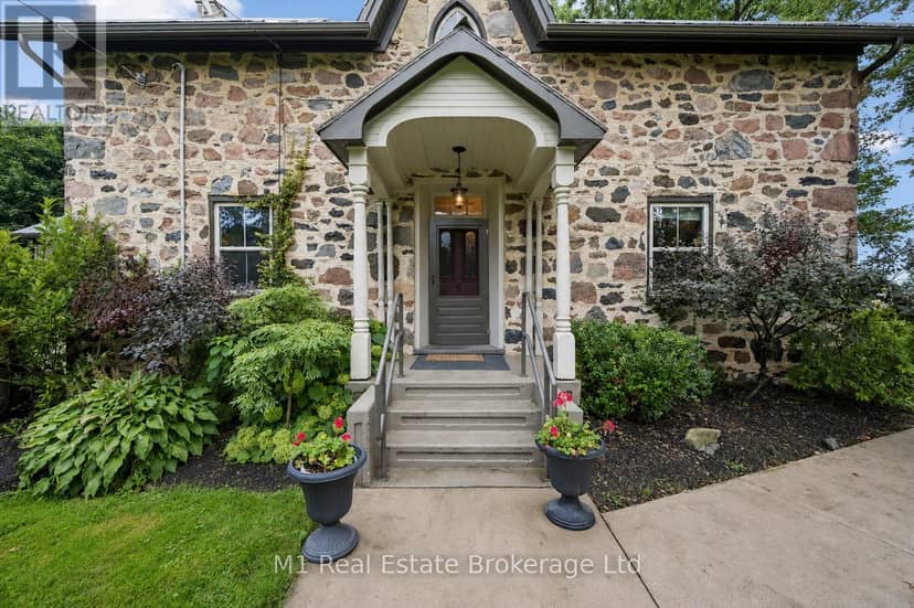 69 Katherine Street S — photo 4 of 40
