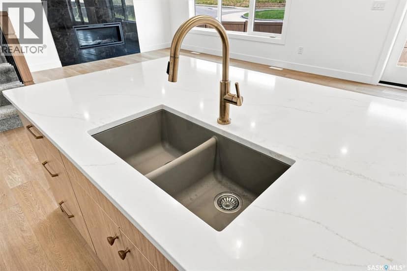 339 Sharma CRESCENT — photo 10 of 40