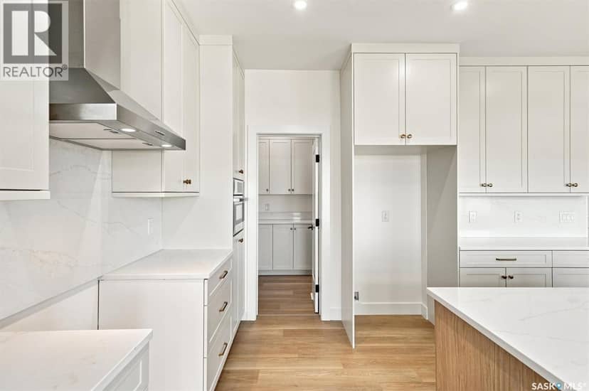 339 Sharma CRESCENT — photo 11 of 40