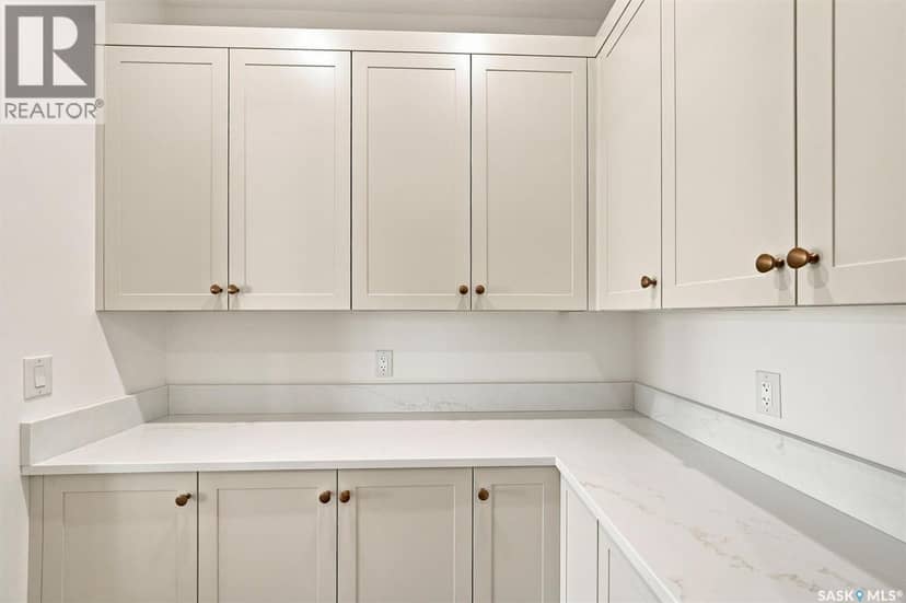 339 Sharma CRESCENT — photo 15 of 40