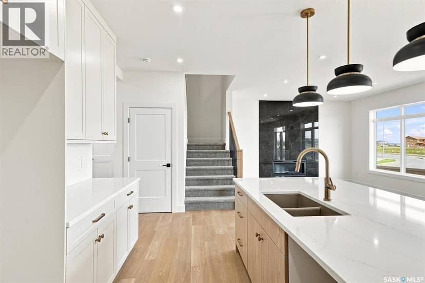 339 Sharma CRESCENT — photo 8 of 40