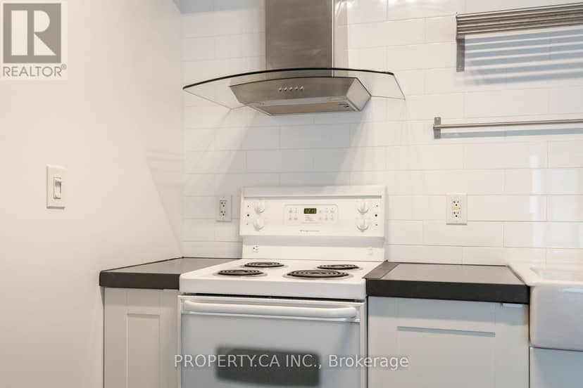 912 - 210 Victoria Street — photo 16 of 33