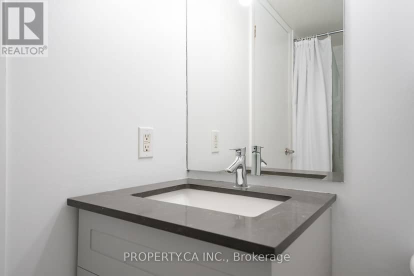 912 - 210 Victoria Street — photo 6 of 33