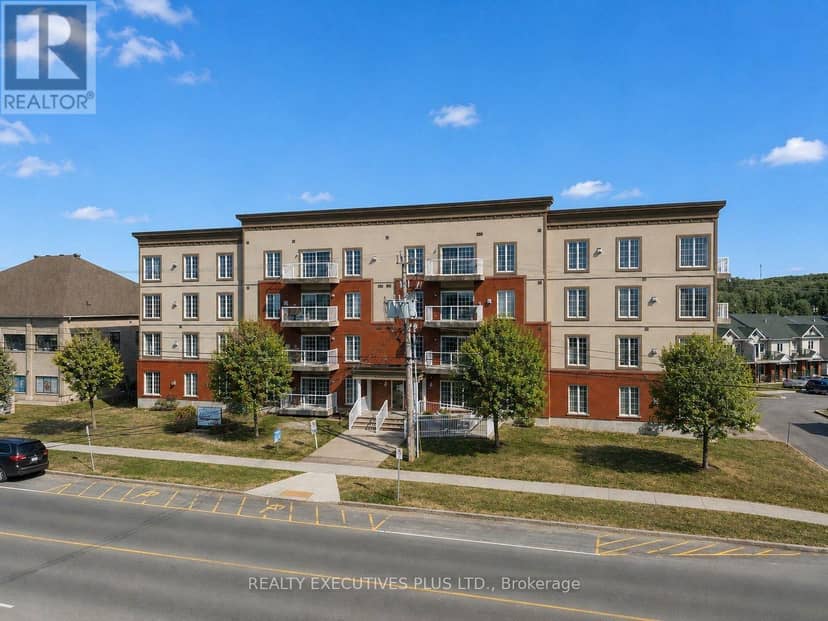 407 - 2921 Laurier Street — photo 1 of 35