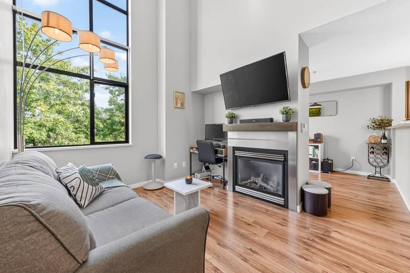 416 10866 CITY PARKWAY, Surrey