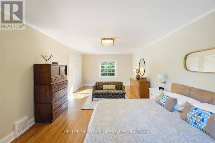 941 Waterloo Street — photo 19 of 40
