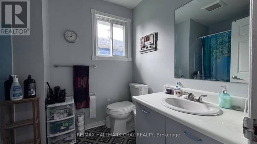 98 Elizabeth Street — photo 10 of 14