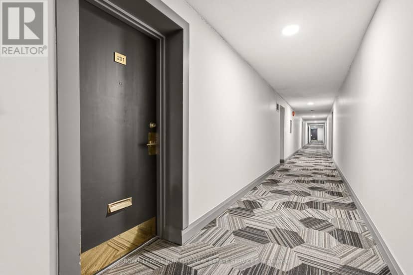 201 - 2411 New Street — photo 3 of 29