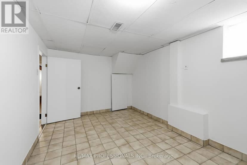 111 Wesley Street — photo 36 of 40
