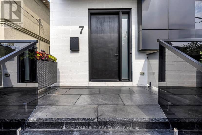 7 Derwyn Road, Toronto, photo 3