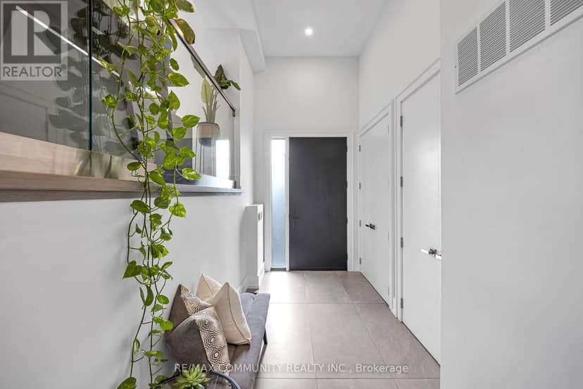 7 Derwyn Road, Toronto, photo 4